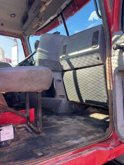 2012 Mack CHU613 showing 30,190 mi, 11,155 hrs- runs