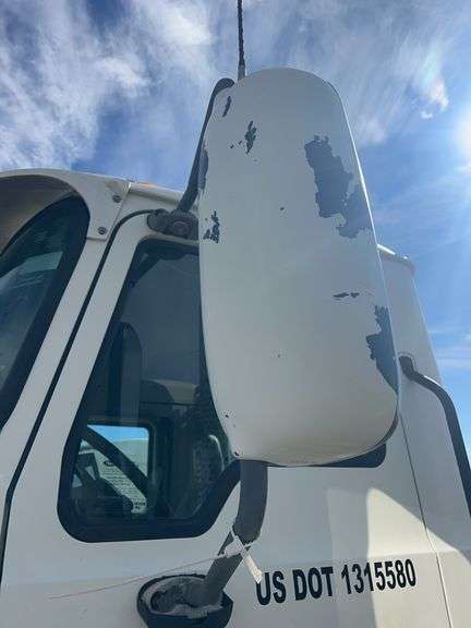 2012 Mack CXU613 showing 223,803 mi, 9,120 hrs - runs