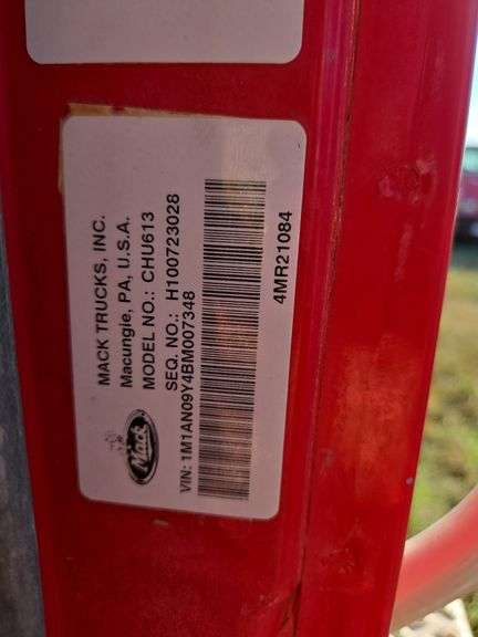 2011 Mack CHU613 showing 41,538 mi, 8,229 hrs- doesn't run