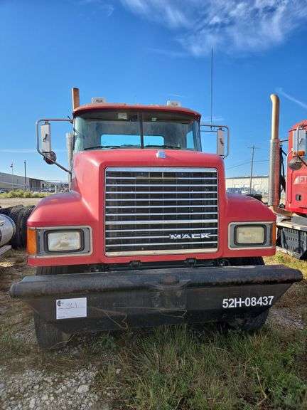 2008 Mack CHU613 showing 46,410 mi, 11,397 hrs- runs
