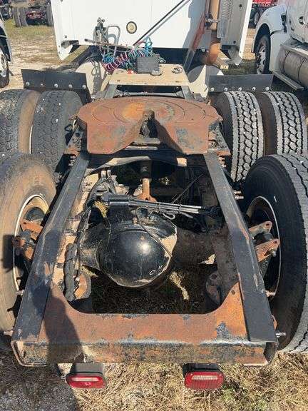 2007 Mack CXP613 showing 551,127 mi, 17,645 hrs - doesn't run