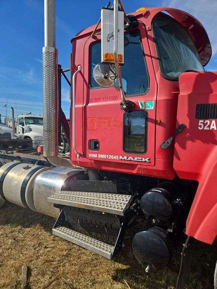 2013 Mack CHU613 showing 11,159 mi, 3,727 hrs- runs