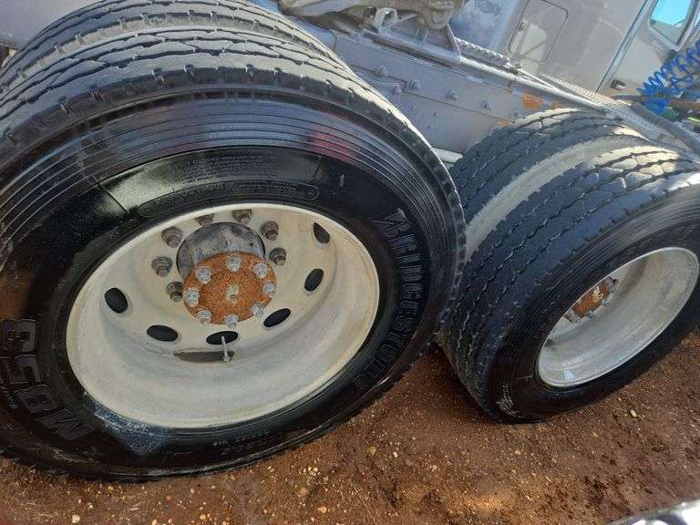 2012 Peterbilt 388 showing 48,817 mi, 9,224 hrs - runs