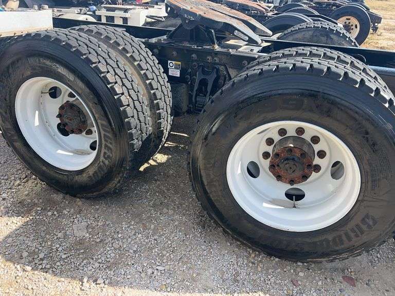 2018 Kenworth T880 showing 26,719 mi, hrs unknown - doesn't run