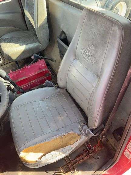 2008 Mack CHU613 showing 50,530 mi, 12,375 hrs- runs