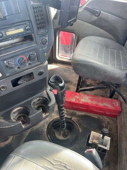 2008 Mack CHU613 showing 46,410 mi, 11,397 hrs- runs