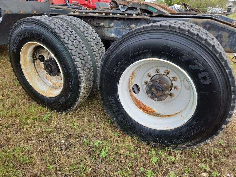 2008 Mack CHU613 showing 42,924 mi, 9,374 hrs- runs