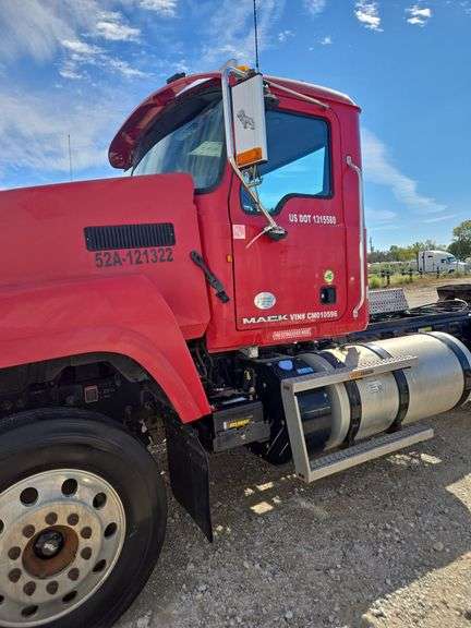 2012 Mack CHU613 showing 48,475 mi, 3,068 hrs- runs