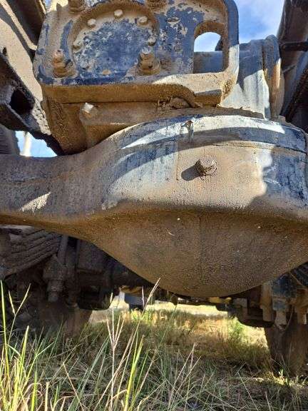 2011 Mack CHU613 showing 38,136 mi, hrs unknown- doesn't run