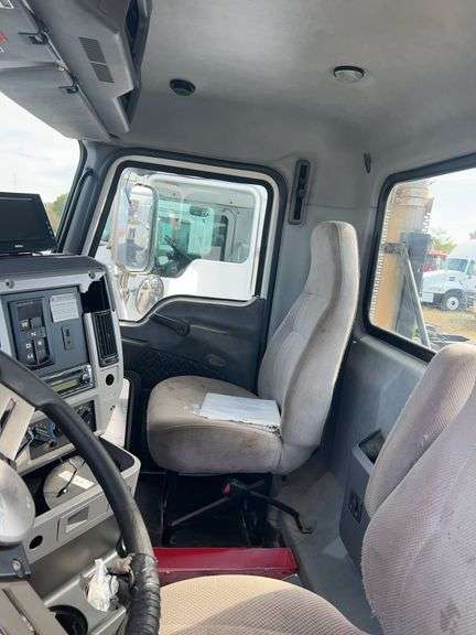 2012 Mack CXU613 showing 701,487 mi, 15,325 hrs - runs