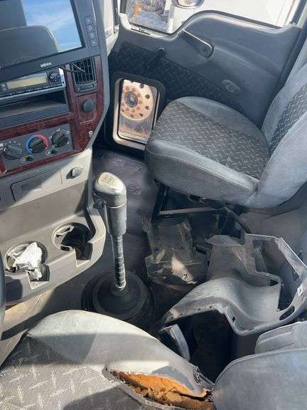 2012 Mack CXU613 showing 223,803 mi, 9,120 hrs - runs