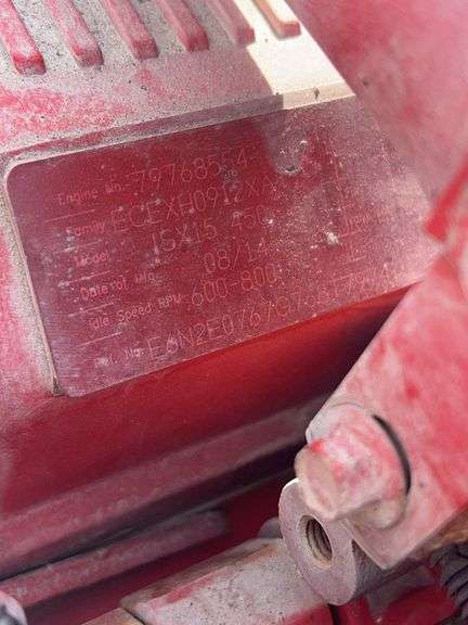 2015 Peterbilt 579 showing 465,411 mi, 24,008 hrs- runs