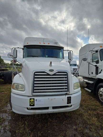 2007 Mack CXN613 565,498 mi, 10,366 hrs- doesn't run
