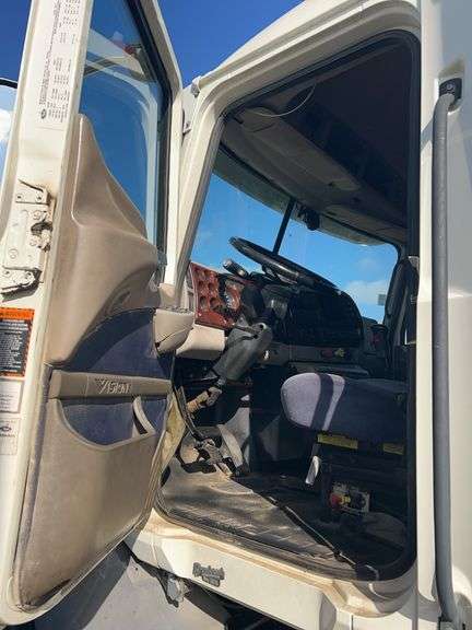 2007 Mack CXN613 565,498 mi, 10,366 hrs- doesn't run