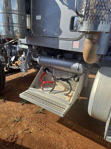 2012 Peterbilt 388 showing 30,080 mi, 7,495 hrs - doesn't run