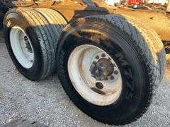 2007 Mack CHN613 showing 89,052 mi, hrs unknown- runs