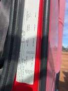 2003 Volvo showing 862,463 & 82,463 mi, 3,909 hrs - doesn't run