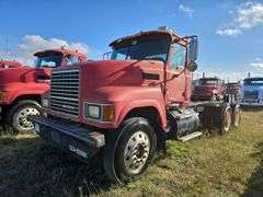 2008 Mack CHU613 showing 59,117 mi, 12,663 hrs- runs