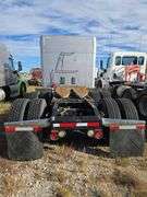 2015 Peterbilt 579 507,402 mi, hrs unknown- doesn't run