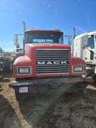 2007 Mack CHU613 showing 38,067 mi, 13,851 hrs- runs