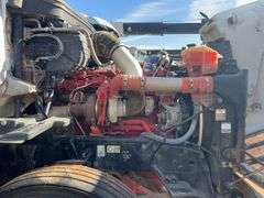 2015 Peterbilt 579 showing 453,390 mi, 22,671 hrs - runs