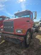 2007 Mack CHU613 showing 38,067 mi, 13,851 hrs- runs