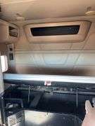 2015 Peterbilt 579 showing 416,100 mi, 22,250 hrs - runs