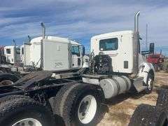 2018 Kenworth T880 showing 13,663 mi, 5,470 hrs - runs