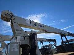 2018 Peterbilt PB348 showing 35,437 mi, 6,164 hrs - runs