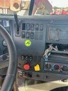 2015 Mack CHU613 showing 43,870 mi, 6,916 hrs - runs