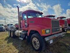 2012 Mack CHU613 showing 33,805 mi, 13,042 hrs -