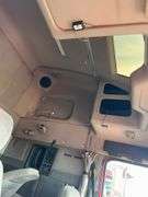 2003 Volvo showing 862,463 & 82,463 mi, 3,909 hrs - doesn't run