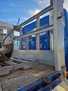 2010 Volvo VN showing 175,079 mi, hrs unknown - doesn't run