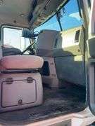 2013 Mack CXU613 showing 402,711 mi, 8,428 hrs- doesn't run