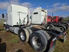2013 Mack CXU613 showing 438,785 mi, 141,133 hrs- runs