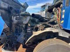 2010 Volvo VN showing 175,079 mi, hrs unknown - doesn't run