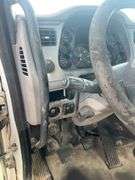 2015 Peterbilt 567 showing 31,476 mi, 7,804 hrs - runs