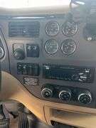 2015 Peterbilt 579 507,402 mi, hrs unknown- doesn't run