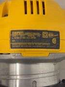 DeWalt DWP611 compact router w/ bag - works