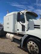 2008 Mack CXU613 showing 559,053 mi, 14,786 hrs- runs