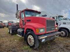 2008 Mack CHU613 showing 41,791 mi, 7,598 mi- doesn't run