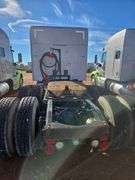 2015 Peterbilt 579 showing 370,184 mi, 14,618 hrs - runs