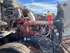 2015 Peterbilt 579 showing 500,775 mi, 26,318 hrs - doesn't run