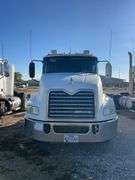 2008 Mack CXU613 showing 529,582 mi, 12,274 hrs- runs