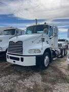2012 Mack CXU613 showing 701,487 mi, 15,325 hrs - runs