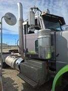 2015 Peterbilt 389 showing 53,258 mi, 8,978 hrs- runs
