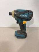 (2) Makita drills w/ battery charger - works