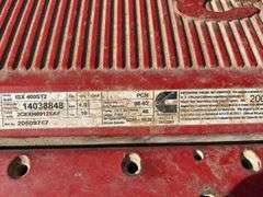 2003 Volvo showing 862,463 & 82,463 mi, 3,909 hrs - doesn't run