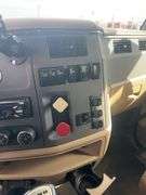 2015 Peterbilt 579 507,402 mi, hrs unknown- doesn't run