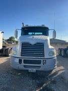 2011 Mack CXU613 showing 331,782 mi, 10,113 hrs- runs